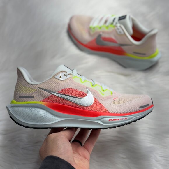 Nike Air Zoom Pegasus 41 Summit White Womens Running FD2723-100 VNDS Sz 7.5